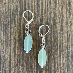HAND CRAFTED EARRINGS Pale Mint Green Chrysolite Silver Plated Flower Beads